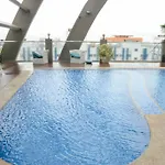 Metro Stay - Prime Spot Near Malls & Major Cities